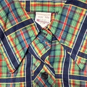 Vintage Wrangler women’s Colorful Plaid Button-Down Shirt